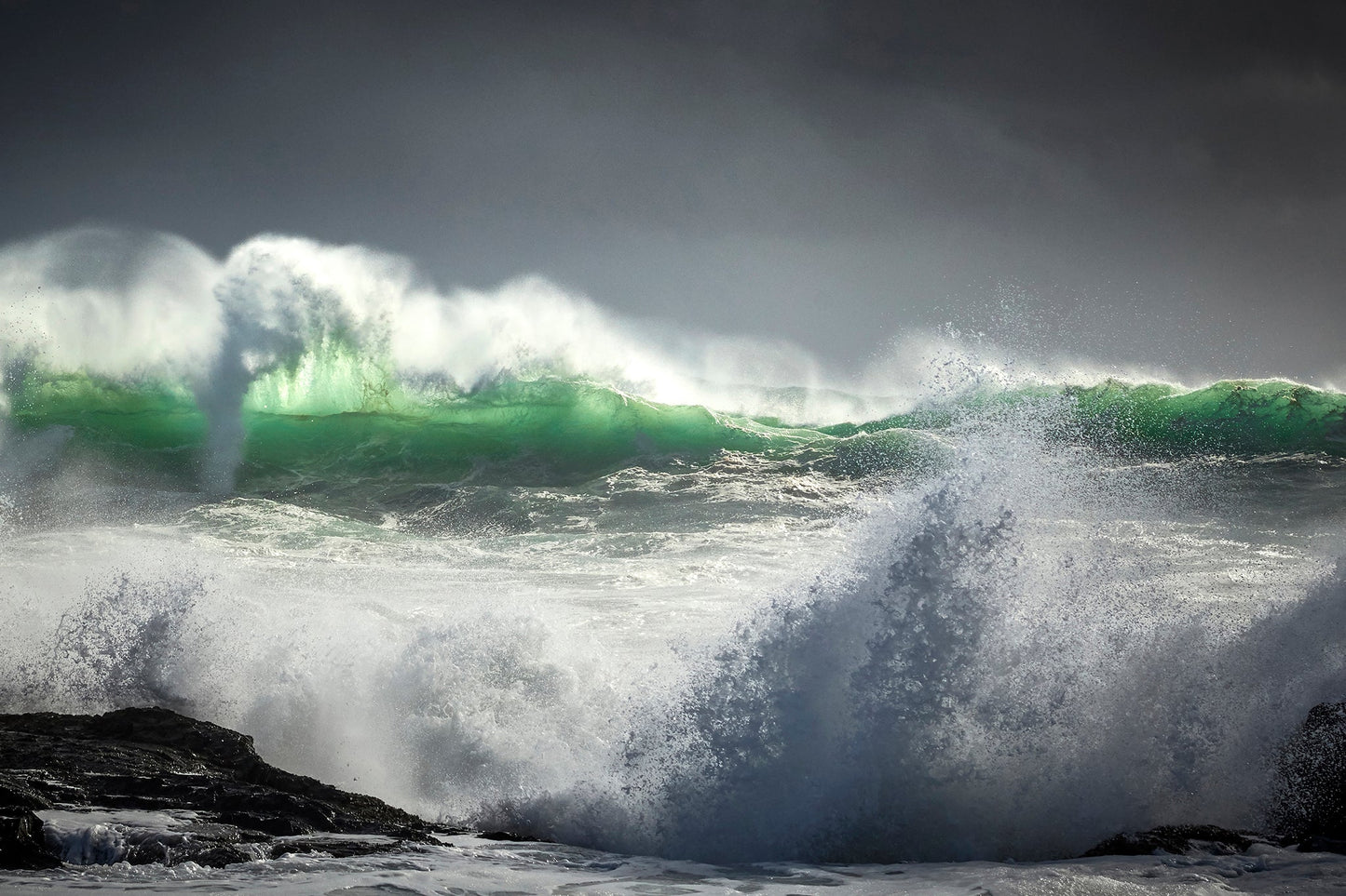 Tempest - Breaking wave at Snapper Rocks, Coolangatta Gold Coast